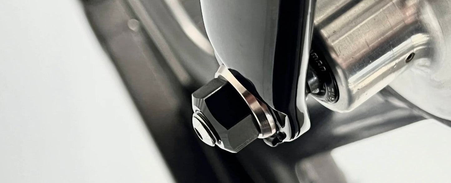 Runwell Elite Hub Nuts - Black/Silver