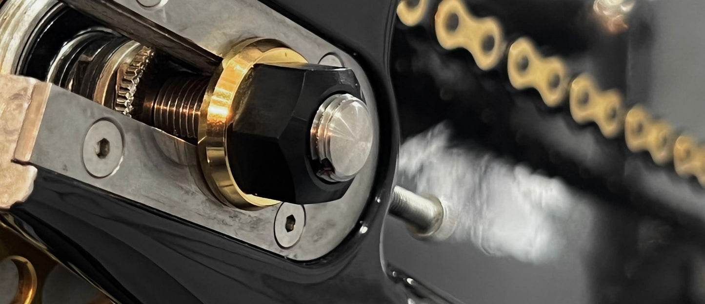 Runwell Elite Hub Nuts - Black/Gold