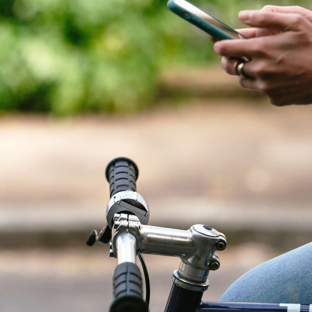 Loop Mount Twist Bicycle Phone Holder - Silver