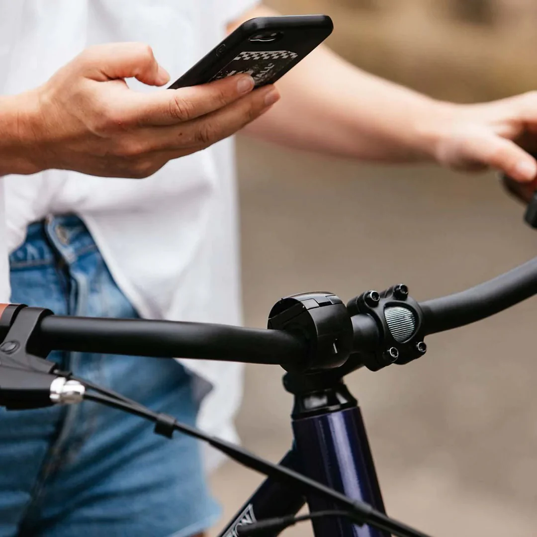 Loop Mount Twist Bicycle Phone Holder - Silver
