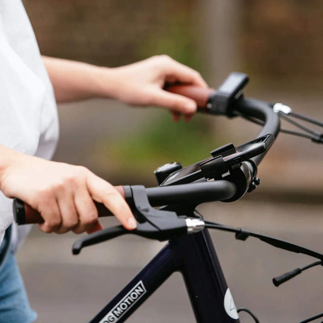 Loop Mount Twist Bicycle Phone Holder - Silver