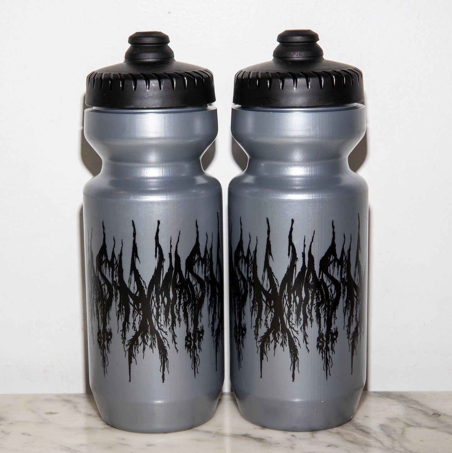 MASH Darkness 22oz Purist Water Bottle - Silver