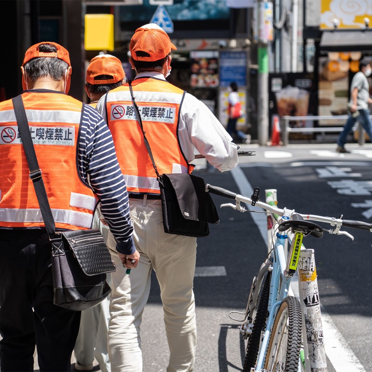 Blue Lug Sandwich Reflector - "Running a Traffic Safety Campaign"